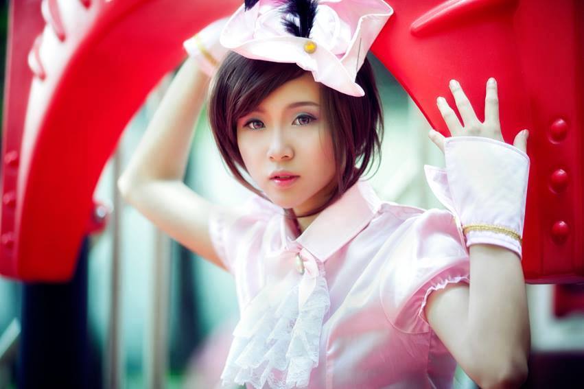 Gái Xinh Cởi Áo Quần – Bí Quyết Và Xu Hướng Để Tỏa Sáng Qua Vóc Dáng Chân Thẳng, Thon Gọn