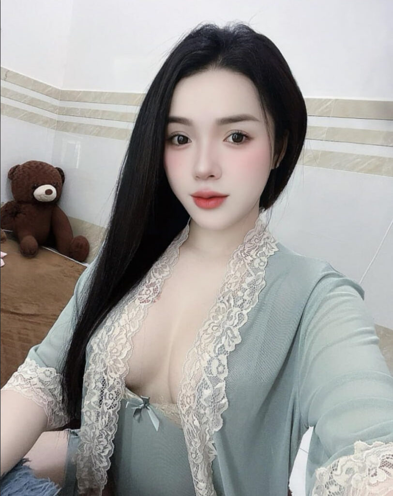Gái Xinh Cởi Áo Quần – Xu Hướng Mới Gây Sốt Cộng Đồng Mạng Và Phong Cách Thu Hút Mọi Ánh Nhìn